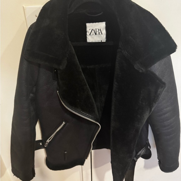 Zara Jackets & Blazers - Zara Women's Black Leather Jacket with Fur Collar